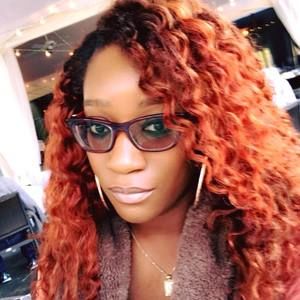 Meet your Posher, Dee